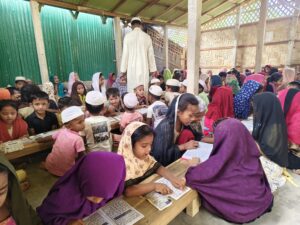 Rohingya children at Madrasha